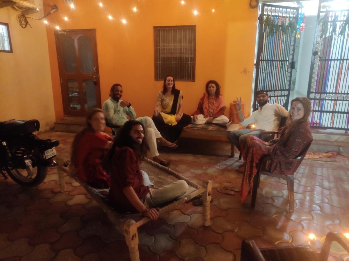 Nidhivan Homestay Vrindāvan Extérieur photo