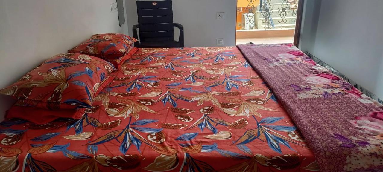 Nidhivan Homestay Vrindāvan Extérieur photo