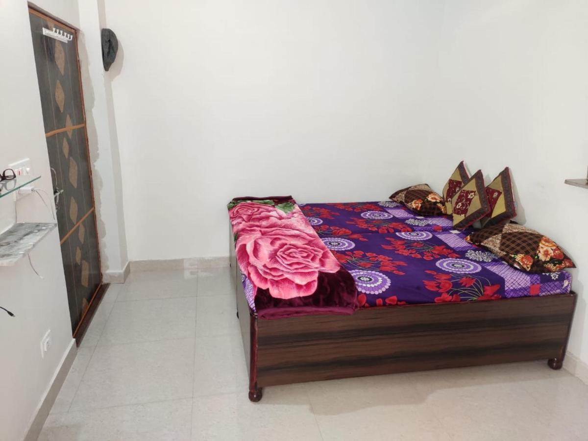 Nidhivan Homestay Vrindāvan Extérieur photo