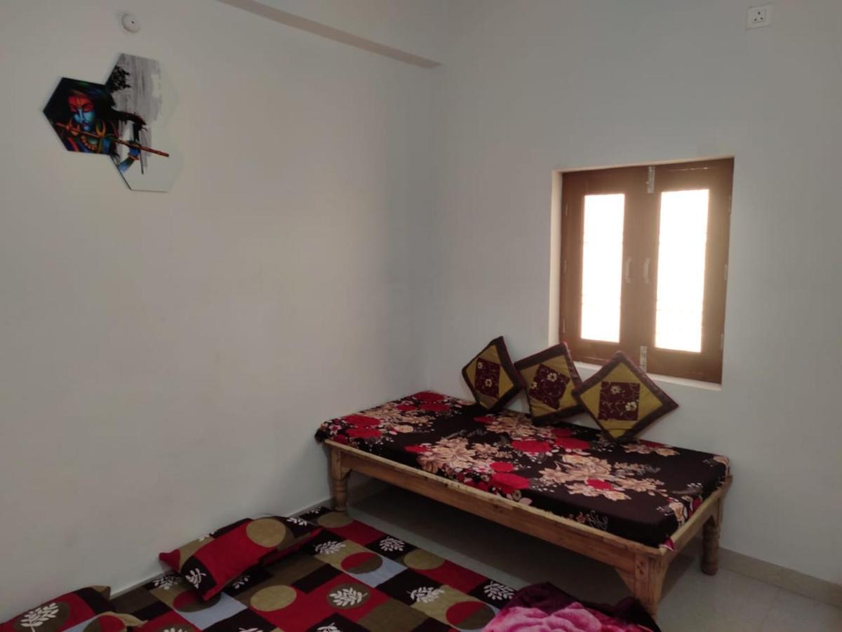 Nidhivan Homestay Vrindāvan Extérieur photo