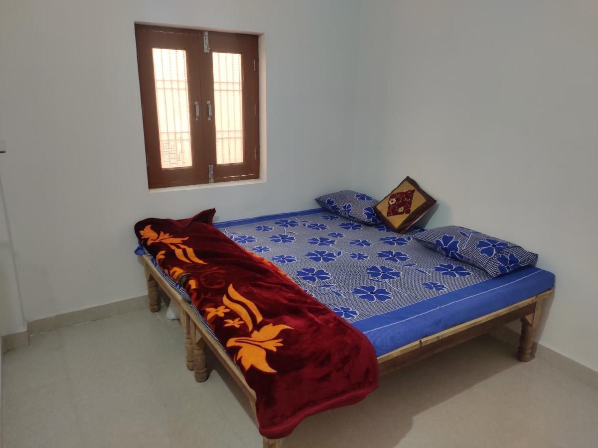 Nidhivan Homestay Vrindāvan Extérieur photo