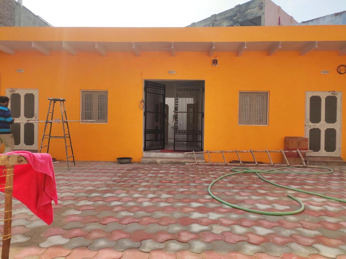 Nidhivan Homestay Vrindāvan Extérieur photo